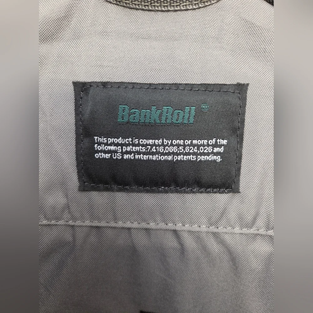 Bankroll Convertible Black Garment Storage Bag with Carry Handle